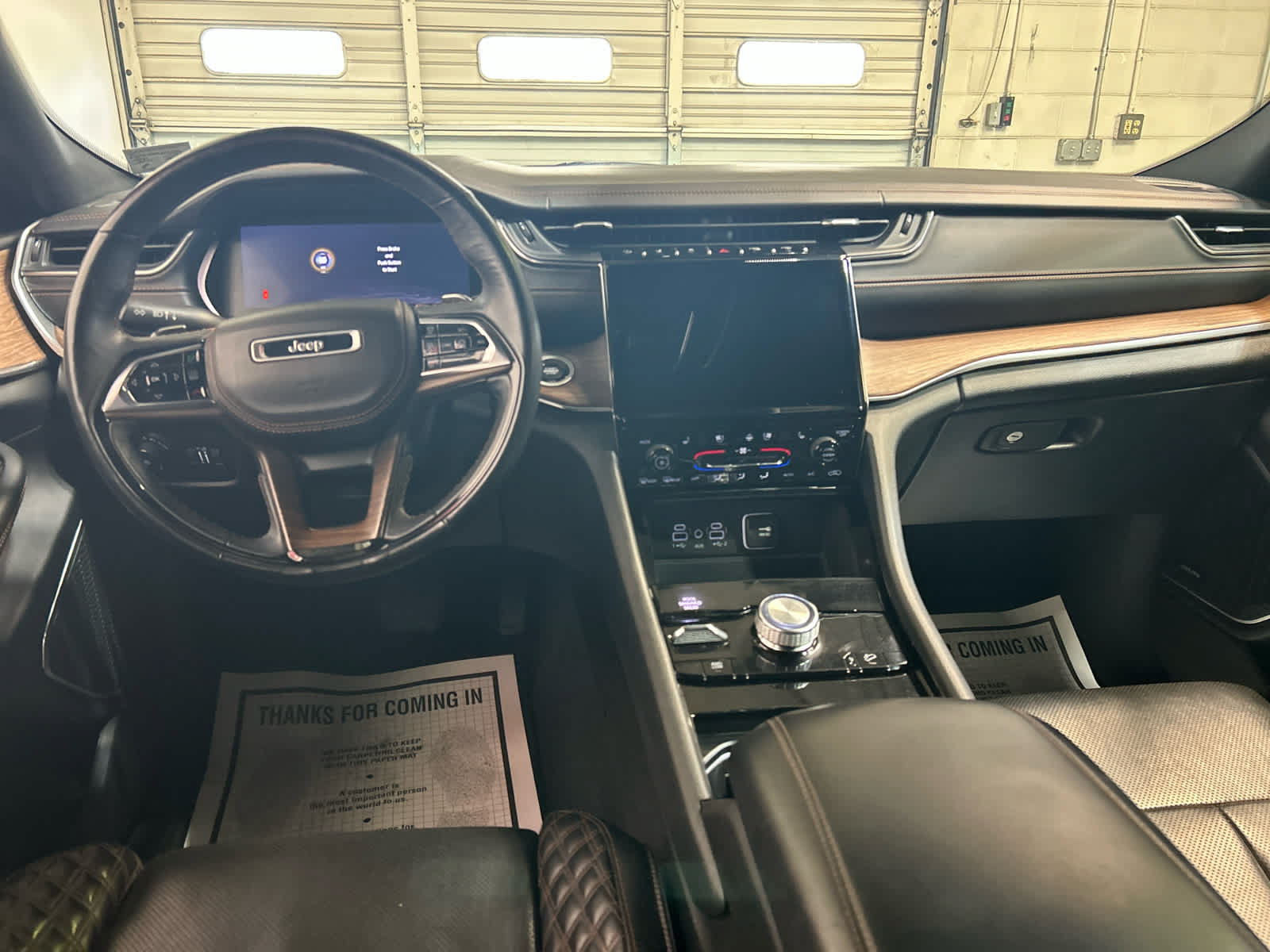Used 2021 Jeep Grand Cherokee L Summit w/ Luxury Tech Group V AWD/4WD image 4