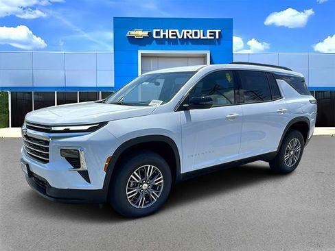 New 2026 Chevrolet Traverse LT w/ LPO, Floor Liner Package FWD image 7