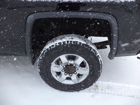 Used 2018 GMC Sierra 2500 SLE w/ HD SLE Preferred Plus Package image 4