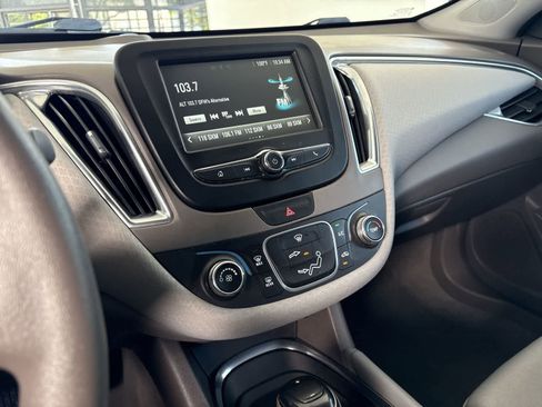 Used 2016 Chevrolet Malibu LT image 15