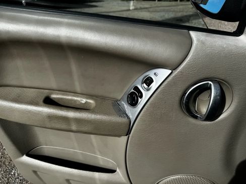 Used 2007 Jeep Liberty Limited image 14