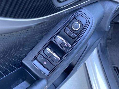 Used 2020 Subaru Crosstrek 2.0i Limited w/ Moonroof Package w/Navigation image 17