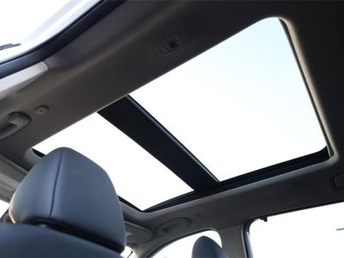 Used 2023 Nissan Rogue SL w/ SL Premium Package image 9