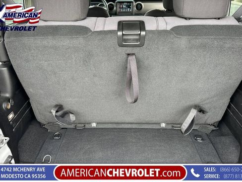 Used 2022 Jeep Wrangler Sport AWD/4WD image 19