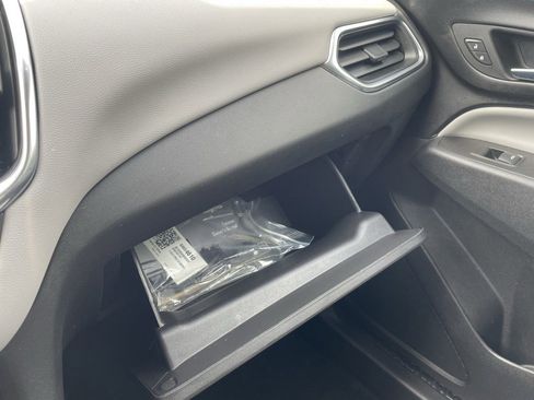 Used 2022 Chevrolet Equinox LS FWD image 30