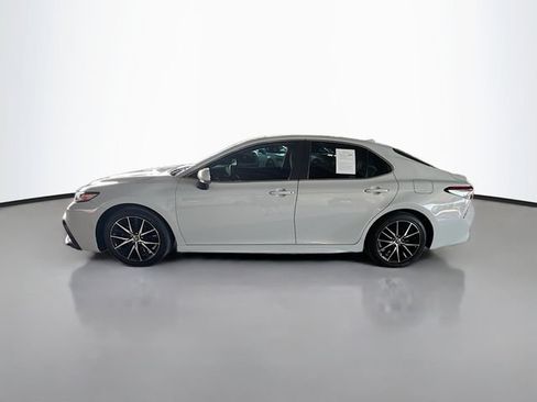 Used 2024 Toyota Camry SE FWD image 5