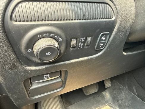 Used 2024 Jeep Wagoneer L Series II w/ Flexible Seating Group AWD/4WD image 19