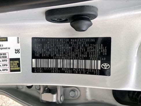 Used 2023 Toyota Corolla LE FWD image 32