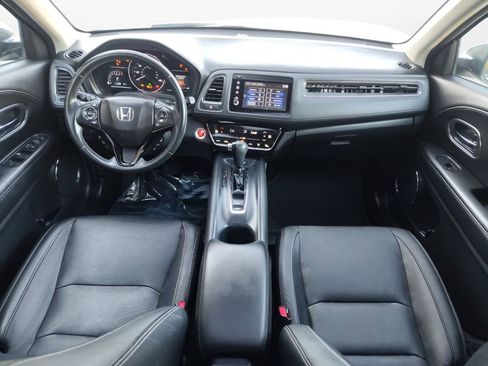 Used 2019 Honda HR-V Touring image 3