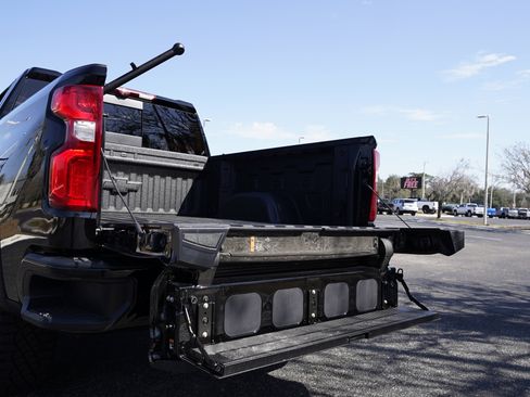Used 2025 Chevrolet Silverado 1500 ZR2 w/ Technology Package image 37