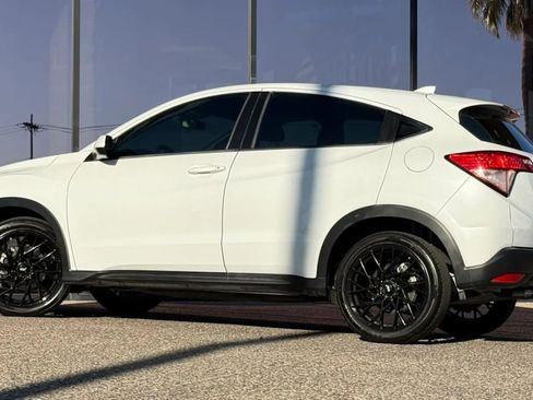 Used 2016 Honda HR-V LX image 6