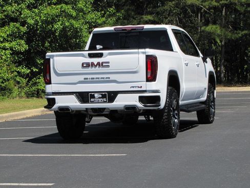 Used 2023 GMC Sierra 1500 AT4 w/ Technology Package image 9