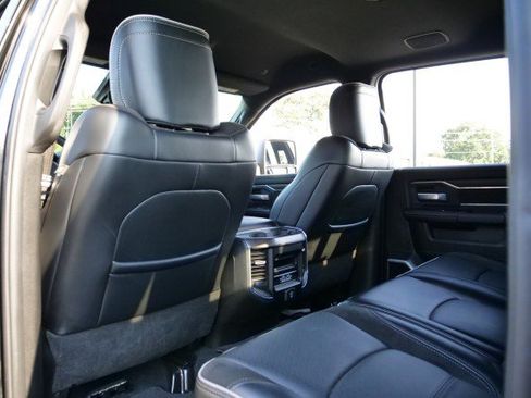 Used 2025 RAM 2500 Laramie w/ Night Edition AWD/4WD image 33