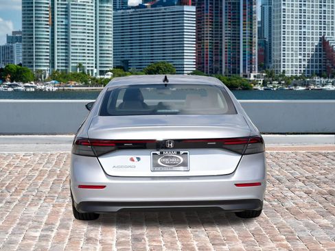 Certified 2025 Honda Accord SE image 7