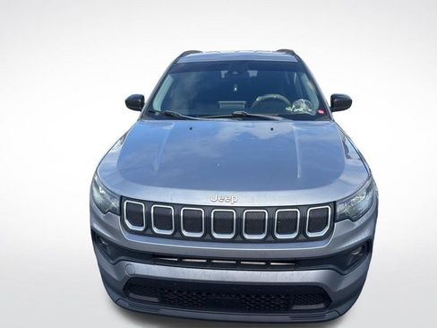 Used 2022 Jeep Compass Latitude AWD/4WD image 2