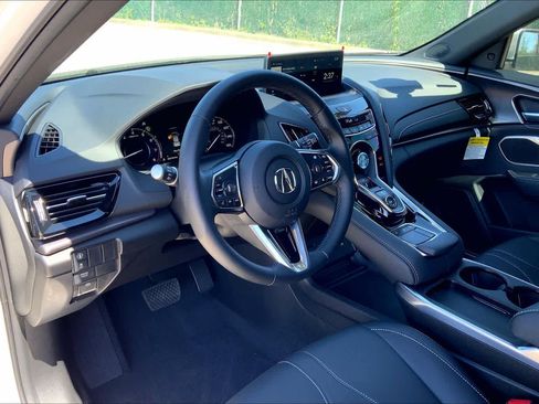Used 2025 Acura RDX SH-AWD image 17