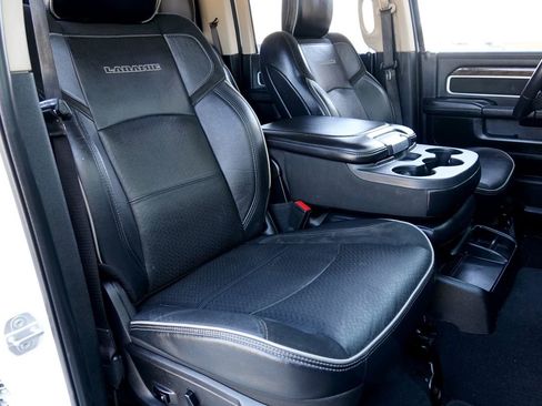 Used 2020 RAM 2500 Laramie image 40