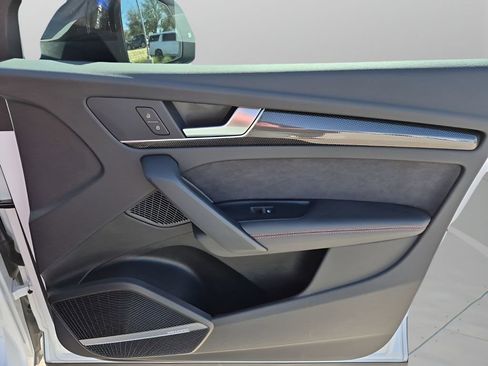 Used 2024 Audi SQ5 Prestige image 13