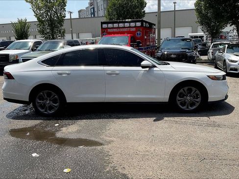 Used 2023 Honda Accord EX image 7