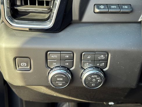 New 2026 GMC Sierra 3500 Denali Ultimate w/ LPO, Black Badging Package image 30