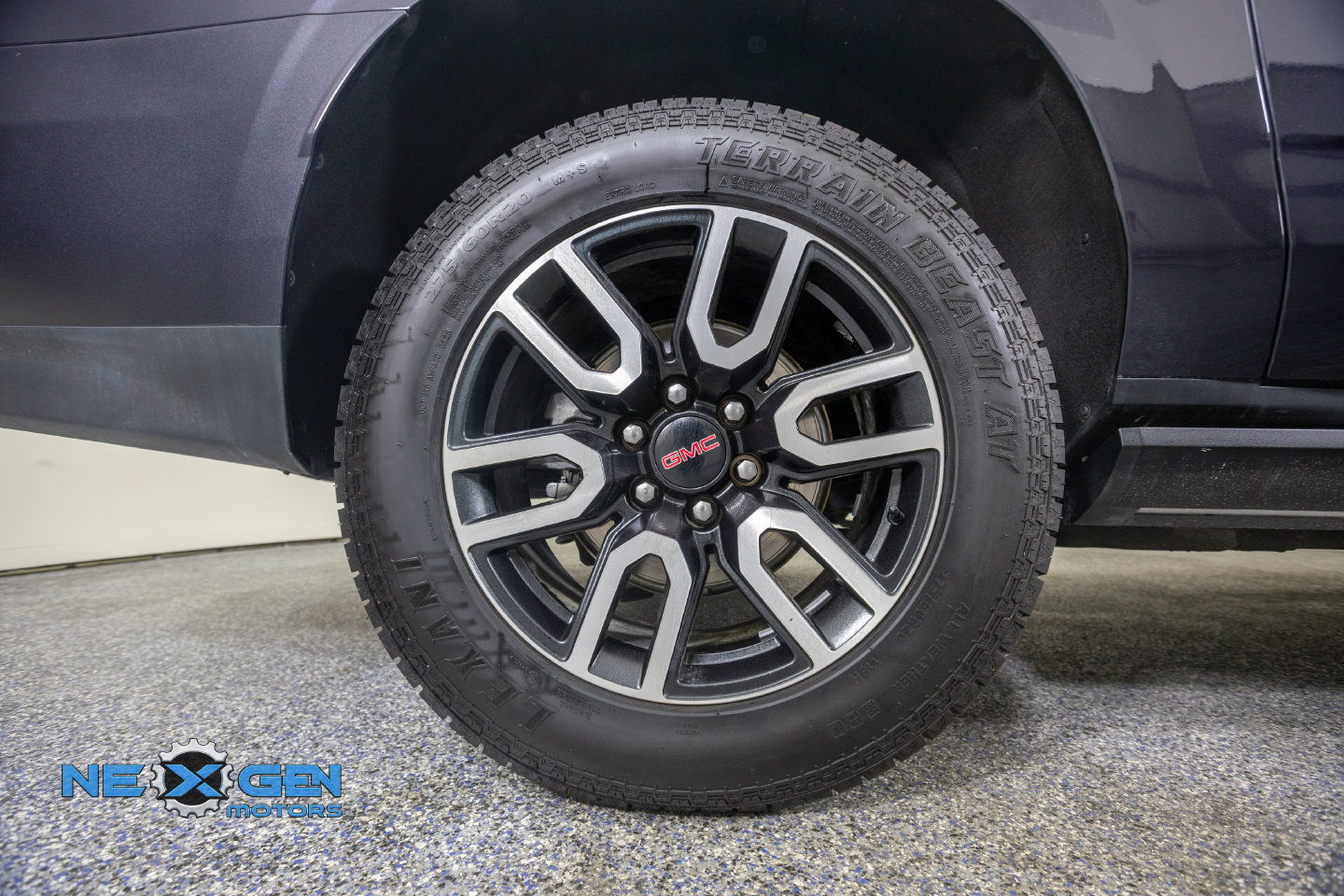 Used 2023 GMC Yukon XL AT4 w/ AT4 Premium Package AWD/4WD image 47