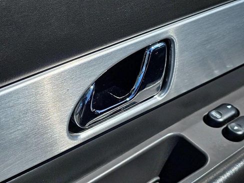 Used 2002 Ford Thunderbird Deluxe image 36