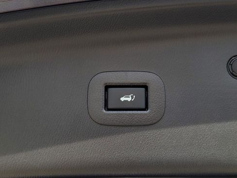 Used 2024 INFINITI QX80 Sensory image 9