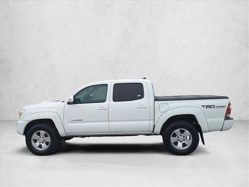 Used 2014 Toyota Tacoma PreRunner w/ TRD Sport Package image 9