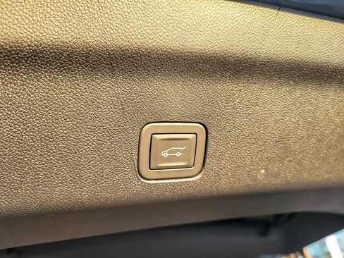 Used 2025 Chevrolet Tahoe LT w/ Comfort Package image 21