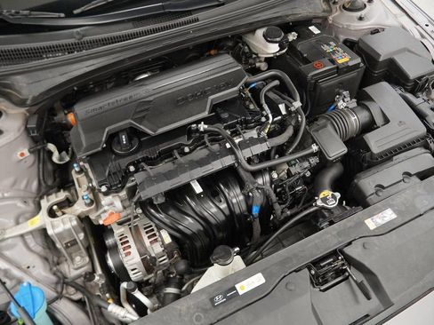 Used 2024 Hyundai Elantra Limited image 51