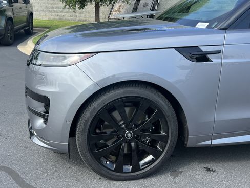 Used 2025 Land Rover Range Rover Sport Dynamic SE AWD/4WD image 12