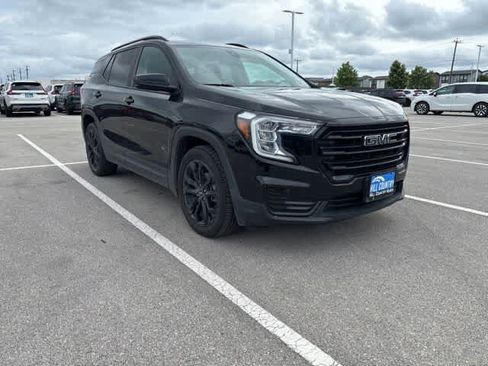 Used 2022 GMC Terrain SLE w/ Driver Convenience Package FWD image 7