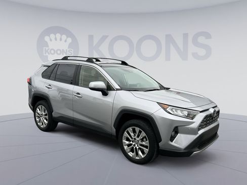 Used 2019 Toyota RAV4 Limited image 10