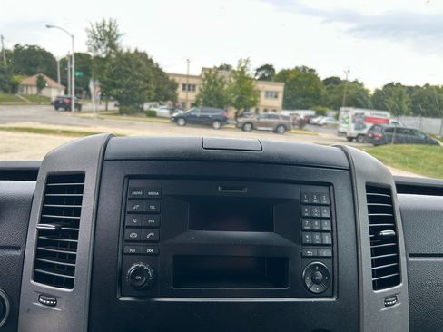 Used 2016 Mercedes-Benz Sprinter 2500 image 10