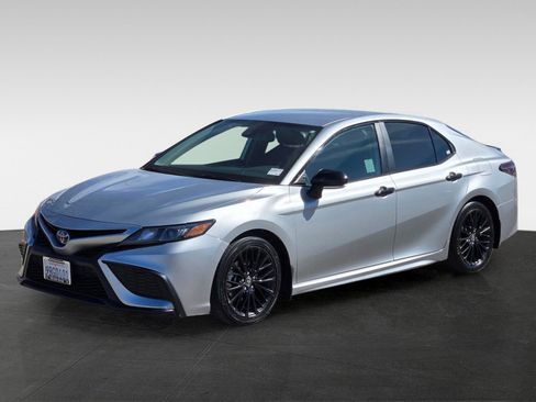 Used 2022 Toyota Camry SE w/ Convenience Package image 8