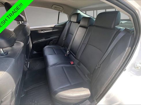 Used 2025 Toyota Camry XLE FWD image 21