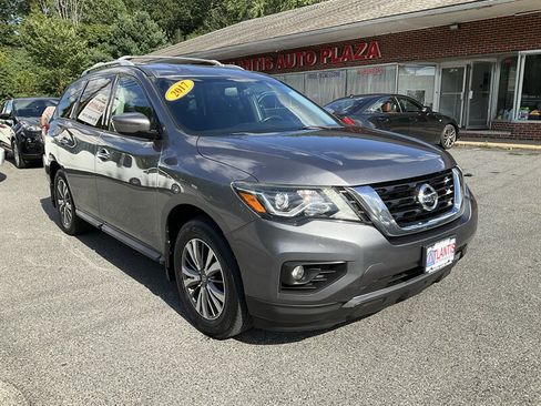 Used 2017 Nissan Pathfinder SV w/ Trailer Tow Package AWD/4WD image 3