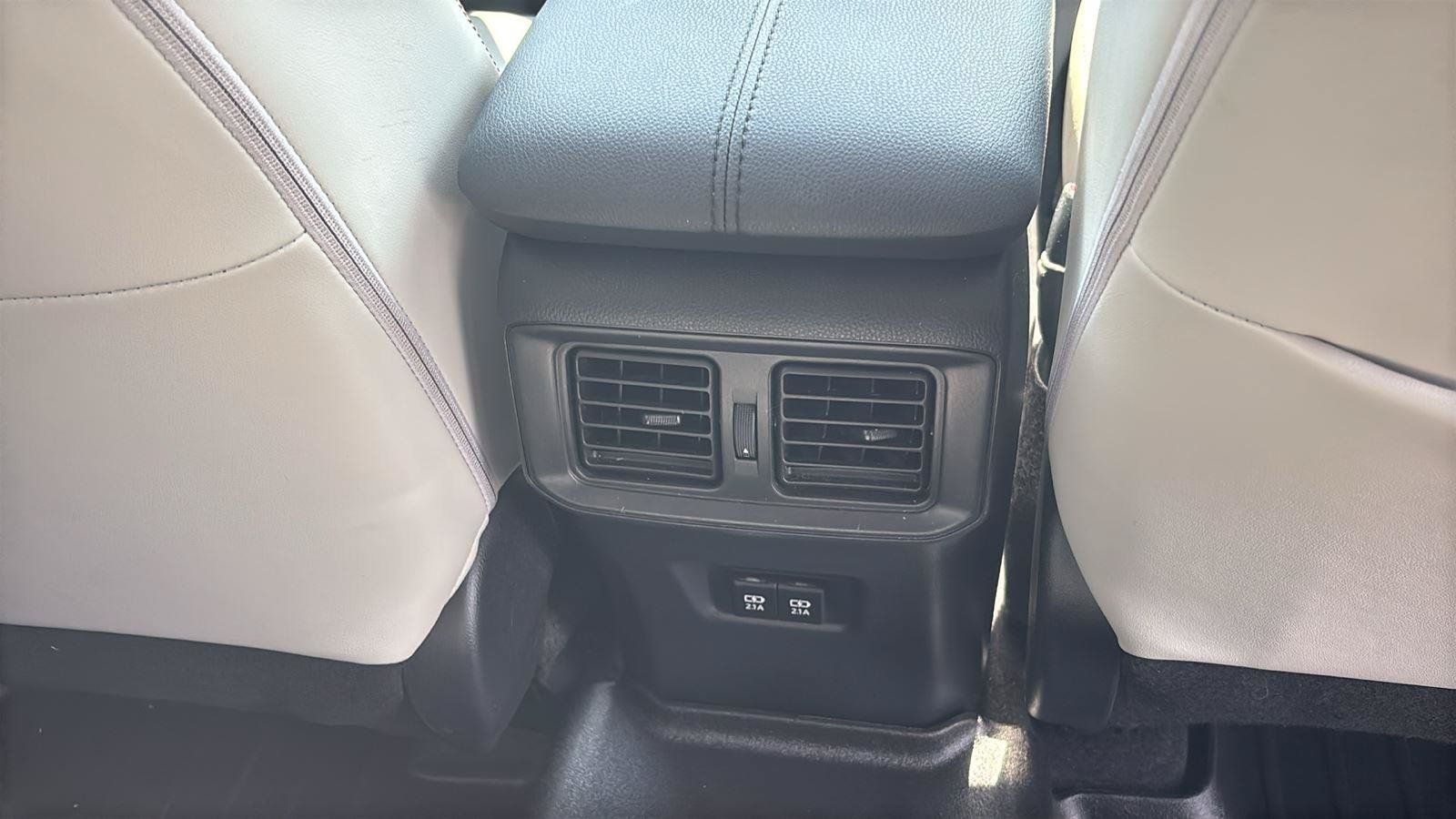 Used 2019 Toyota RAV4 XLE Premium FWD image 25