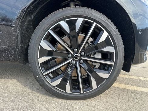 New 2026 Volvo XC60 T8 Ultra w/ Protection Package Premier image 9
