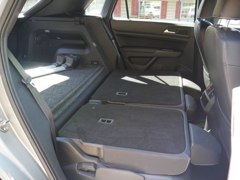 Used 2020 Volkswagen Atlas Cross Sport SE w/ Panoramic Sunroof Package AWD/4WD image 31