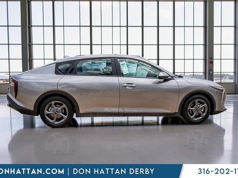 Used 2025 Kia K4 FWD image 33