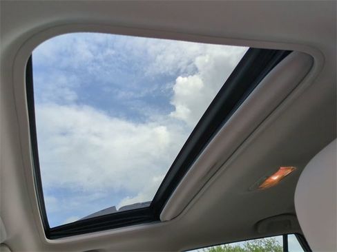 Used 2017 Subaru Outback 3.6R Limited image 23