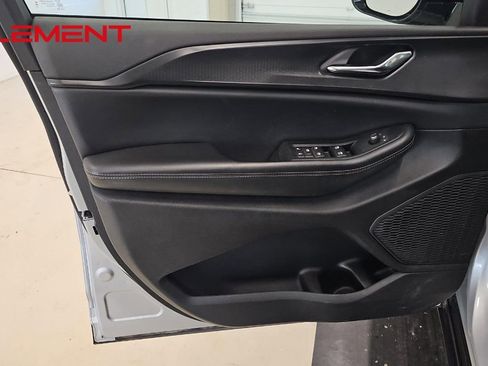 Used 2024 Jeep Grand Cherokee L Laredo image 11