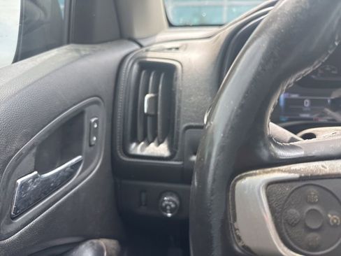 Used 2017 GMC Canyon SLE w/ SLE Convenience Package RWD image 16