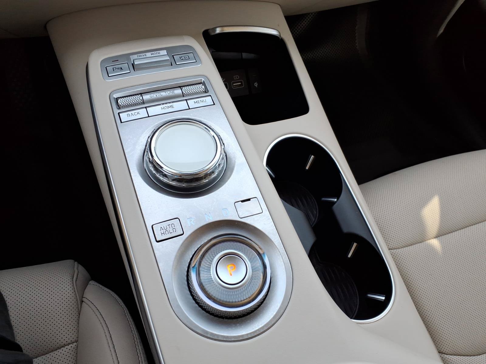 Certified 2022 Genesis GV70 2.5T AWD/4WD image 25