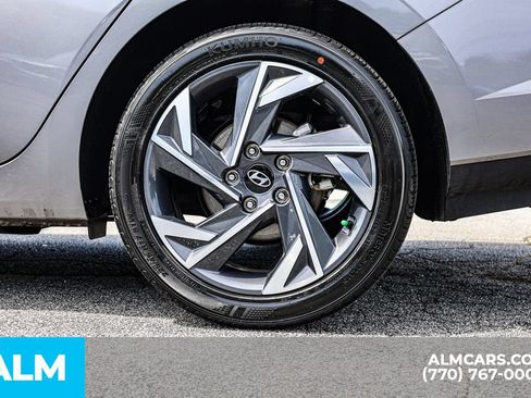 Used 2025 Hyundai Elantra Sport FWD image 17