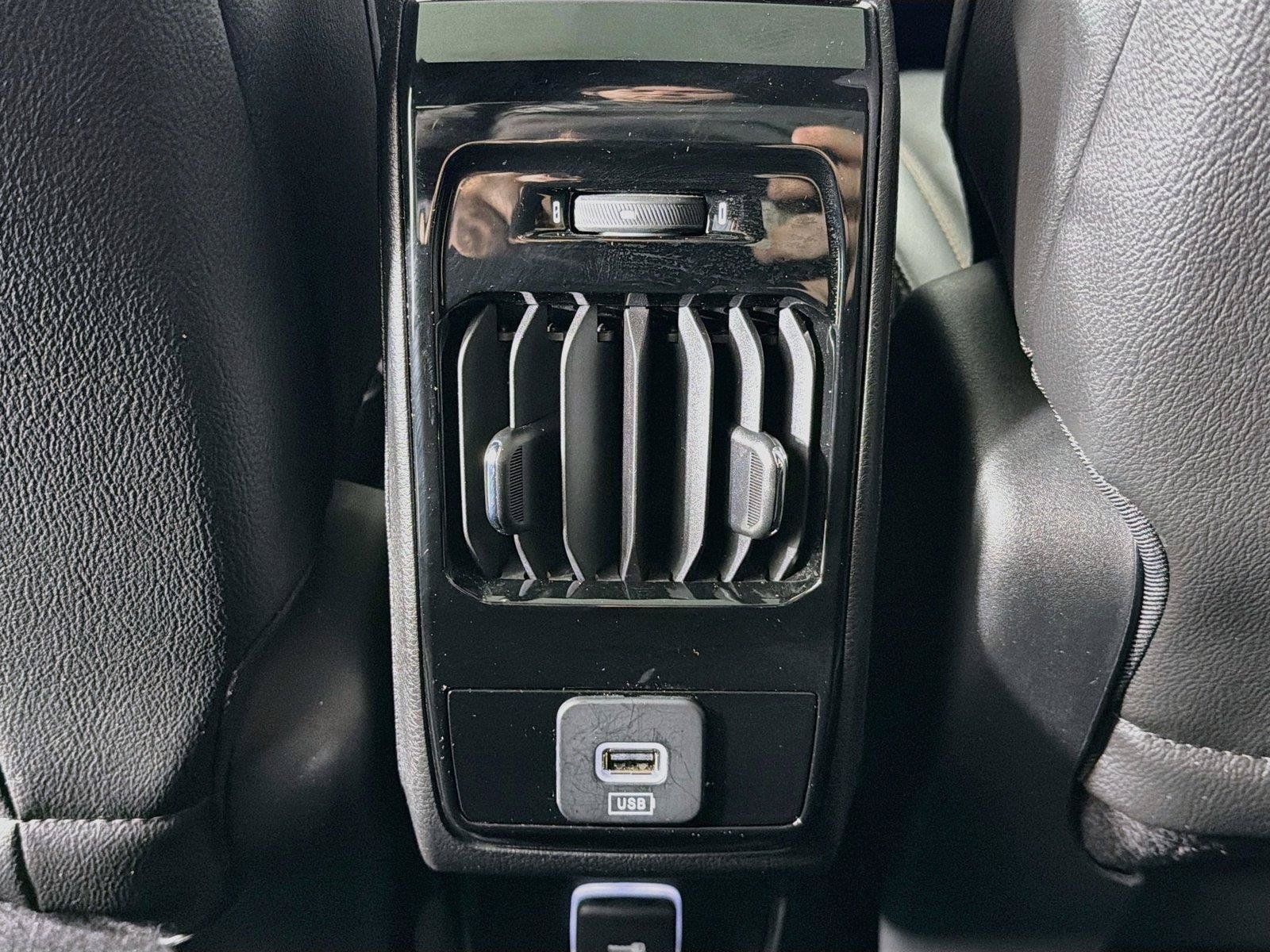 Used 2023 Jeep Compass Latitude w/ Sun and Sound Group AWD/4WD image 28
