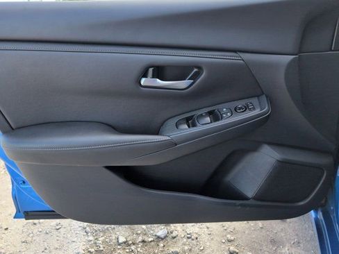 Used 2025 Nissan Sentra SV FWD image 11