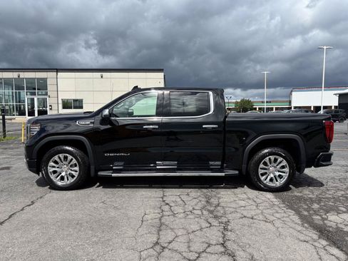 Used 2024 GMC Sierra 1500 Denali w/ Technology Package AWD/4WD image 4