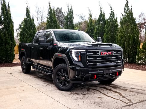 Used 2026 GMC Sierra 2500 AT4 w/ Max Trailering Package image 2